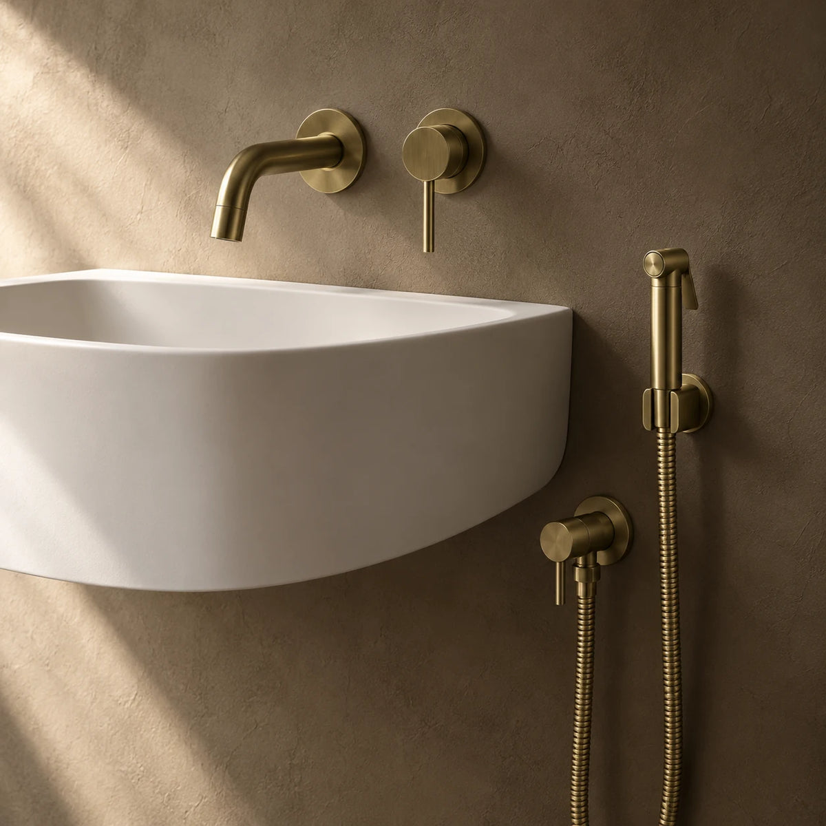 Douchette WC Eau Froide, Kit Mural 1 Voie en or brossé, sous le lavabo